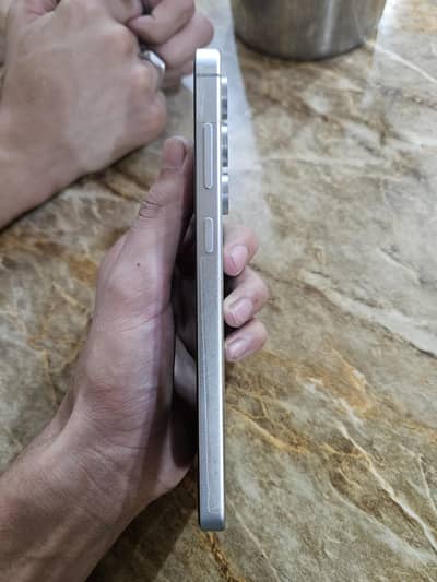 Samsung Mobile S24 fE