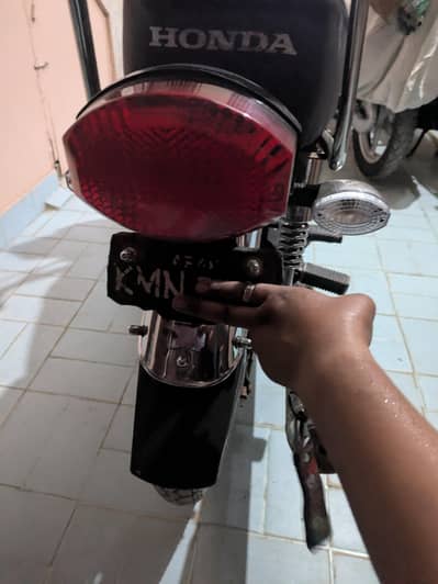 Whatsapp 03110261576 jis ko chaiye miljaigi Ghar ki Chali hoi he