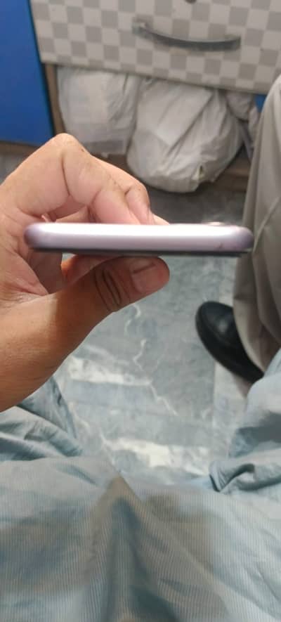 Apple iPhone 11