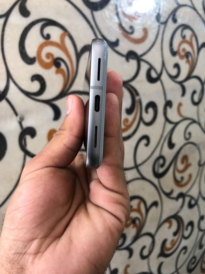 Google Pixel 8 1