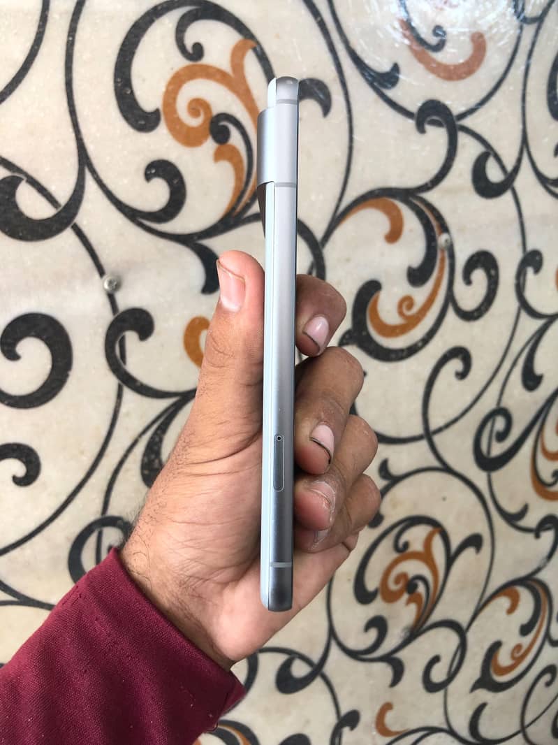 Google Pixel 8 2