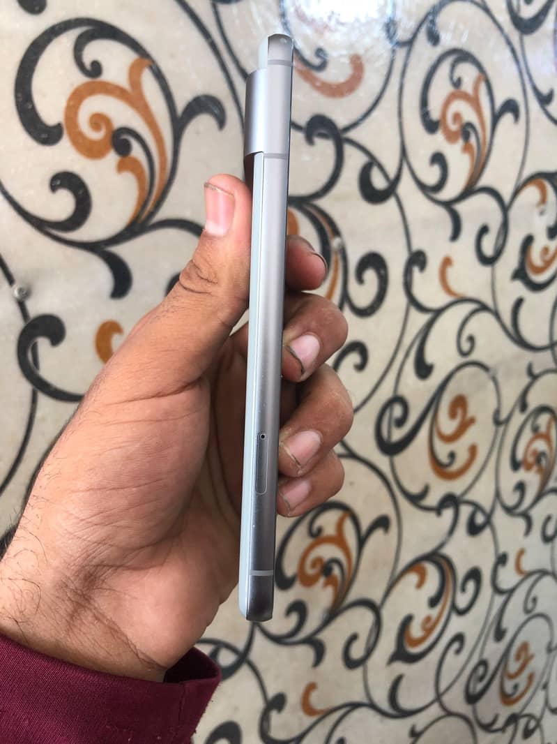 Google Pixel 8 5