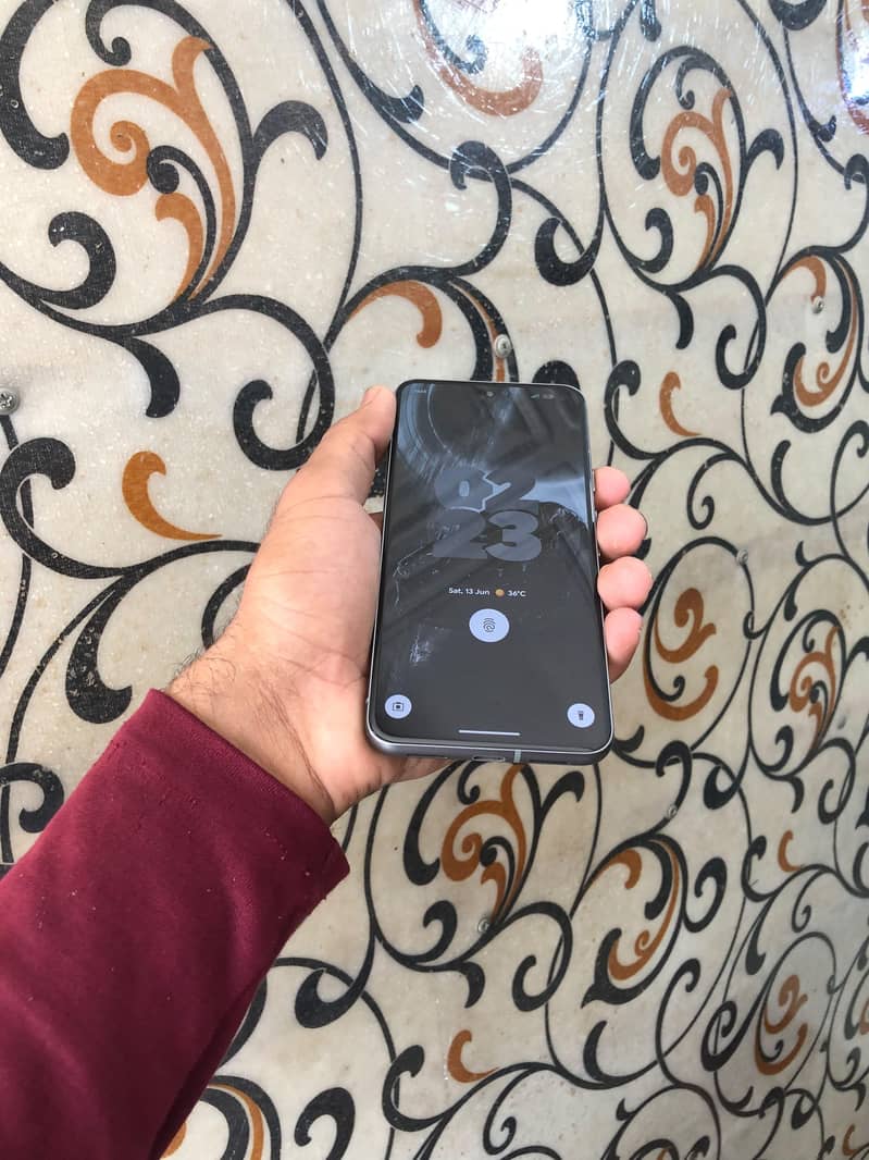 Google Pixel 8 6
