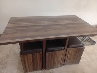 Elegant 6 seater dining table