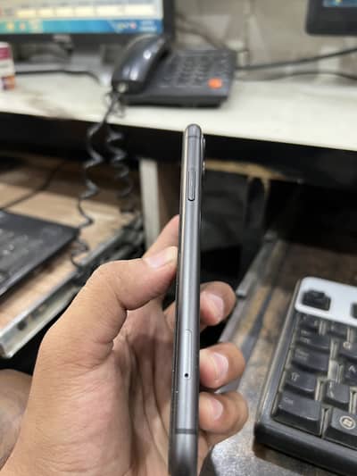 Apple iPhone 11