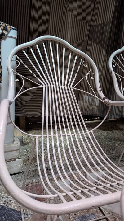 Steel 4 chair set with tabel