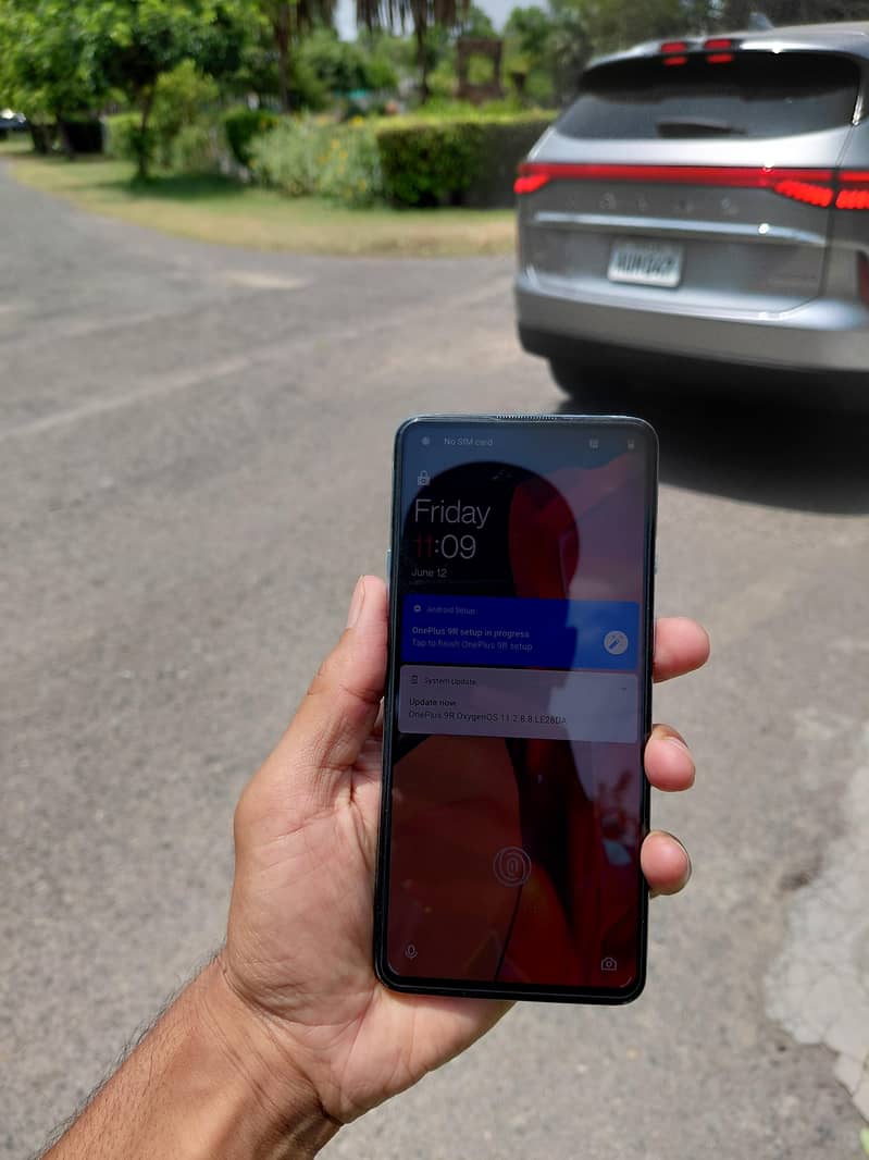 One Plus 9R 1