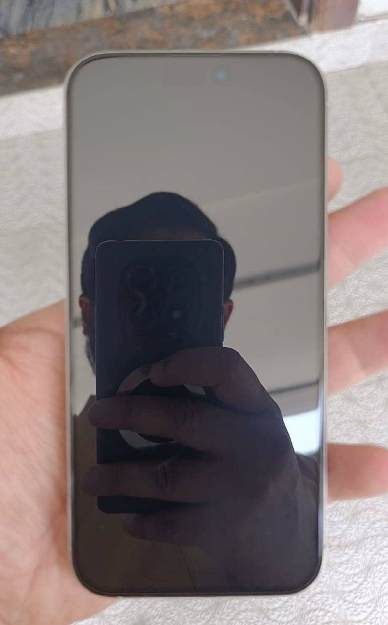 iPhone 16 Pro Max 3