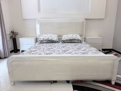 New designer bed set urgent sale