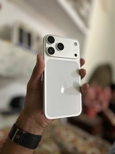 Apple iPhone XR convert 17pro