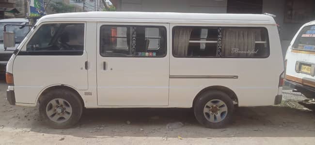 Mazda e2200 (0300-3458658)