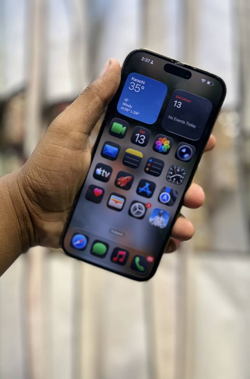 Apple iPhone 16 PRO MAX 1