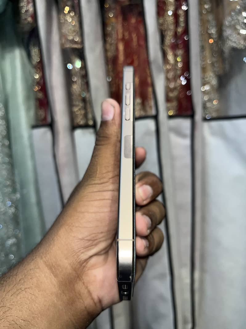 Apple iPhone 16 PRO MAX 3