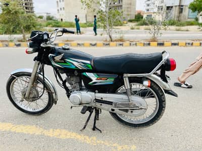 Honda cg 125 2023 unregistered/contact no: 03332344572