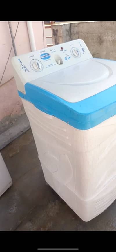 Washing Machine like new in just 17000