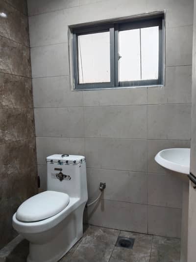 1kanal upper portion available for rent location E11-2
