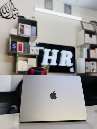 Apple MacBook Pro 16-inch M3 Pro 36GB 512GB 18 core 1year AppleCare