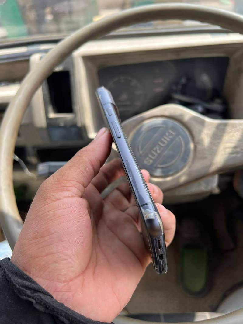 Google Pixel 8 4