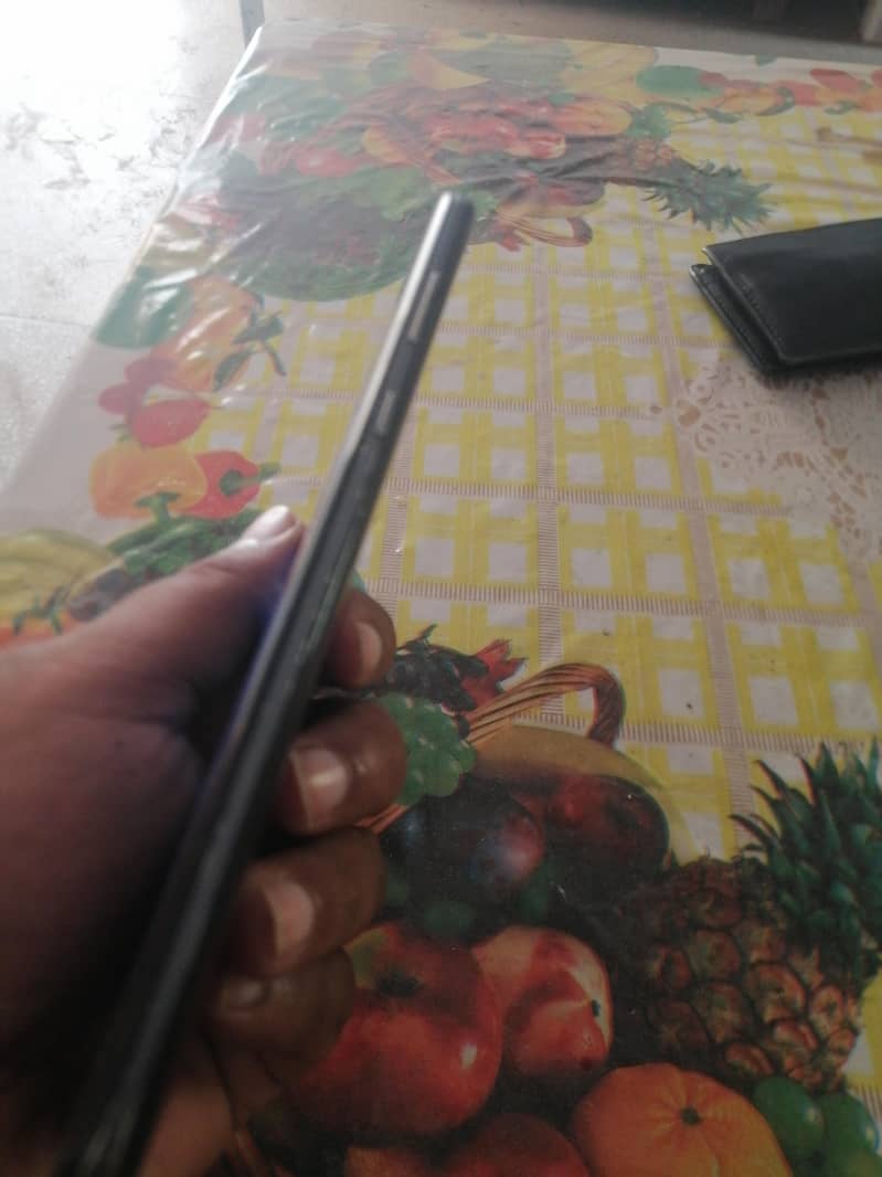 Sharp Aquos Zero 2 3