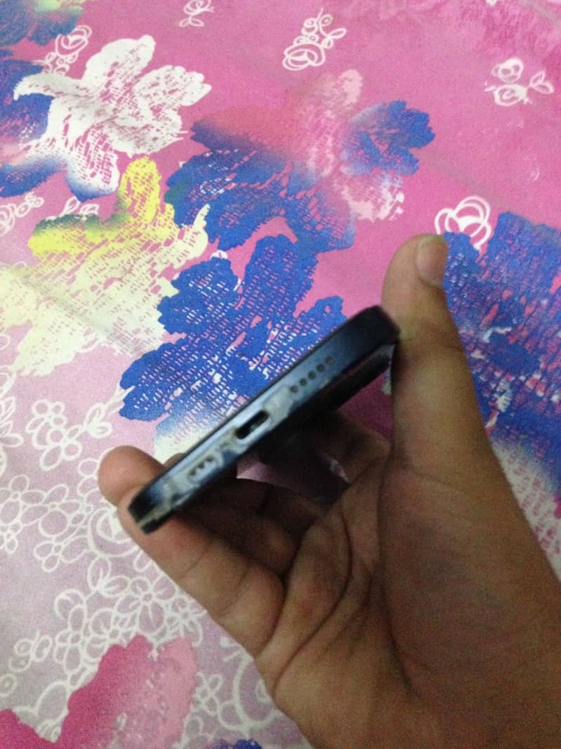 Apple iPhone 14 5