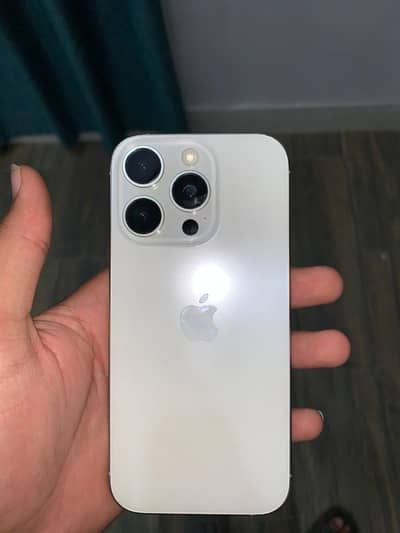 Apple iPhone 16 Pro