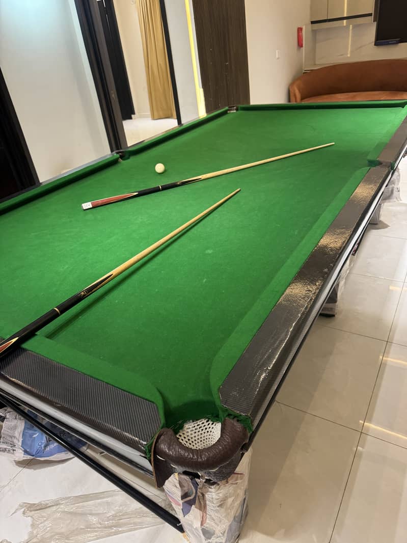 Snooker table 0