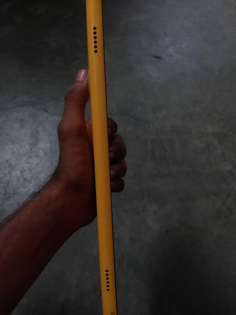 Amazon Fire HD 8 (8th Generation) 2