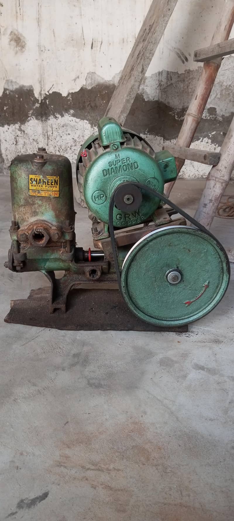 Donkey pump 1