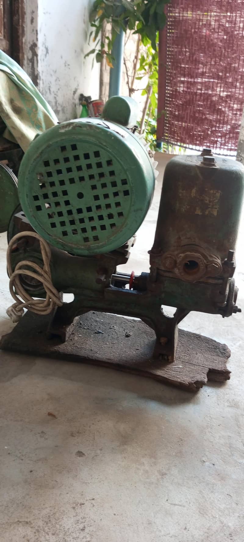 Donkey pump 2