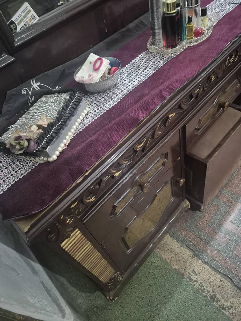 Bed , Dressing , table 2