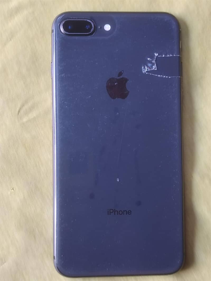 Apple iPhone 8 Plus 1