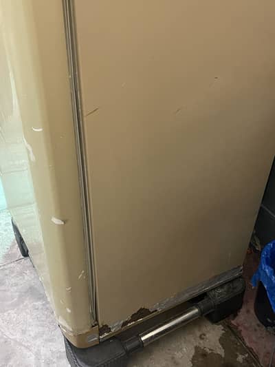 Pell refrigerator and freezer