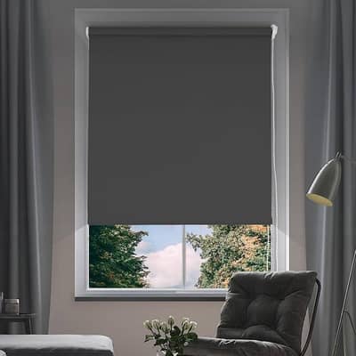 wants to sale blinds