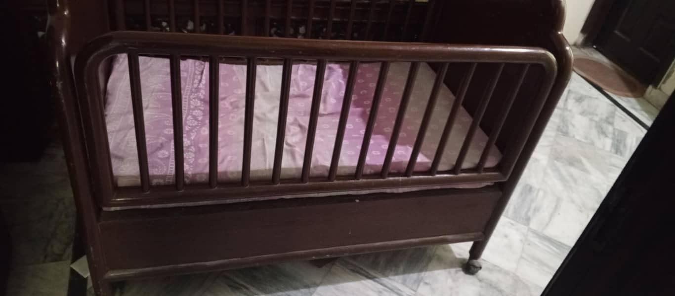baby cot 1