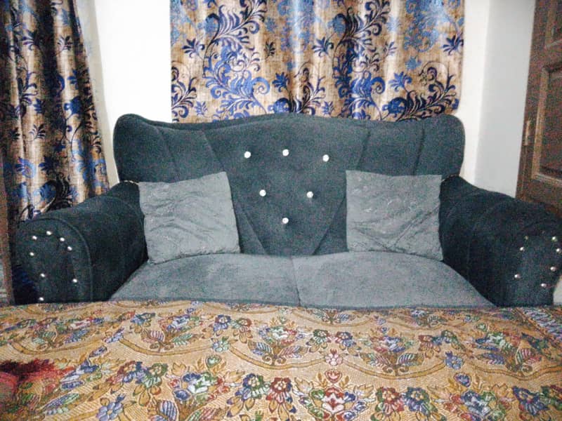 (Bed, Dressing Table with drawer, Two Side Tables & Sofa) 5