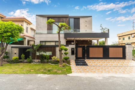 Grand 1 Kanal House with Beautiful Interior & Exterior