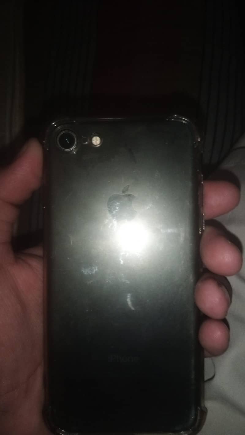 Apple iPhone 7 1