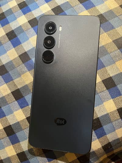 ital A100 for sall 10 bye 10 phone ha phone and Box