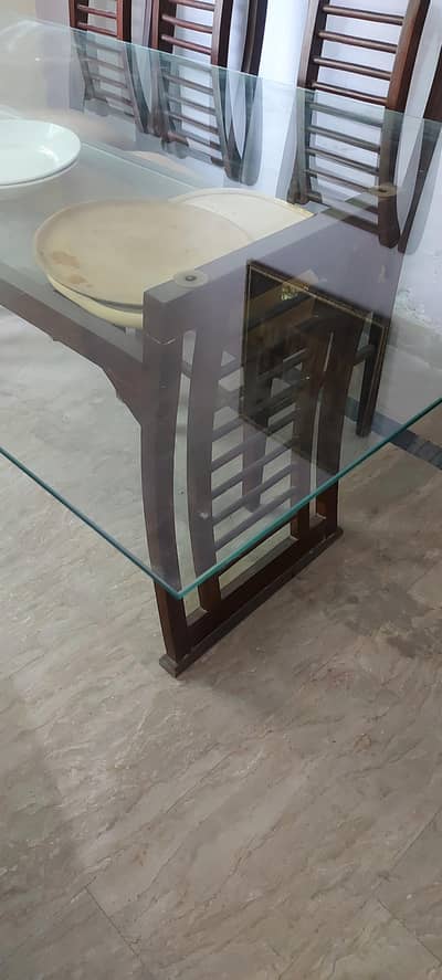 Only Top Glass of 8 seater dining table available