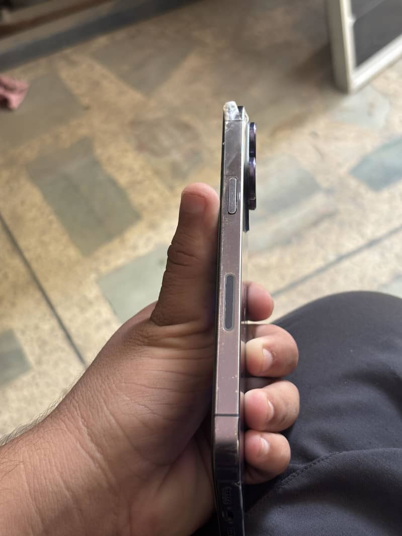 iPhone 14 Pro Max 1