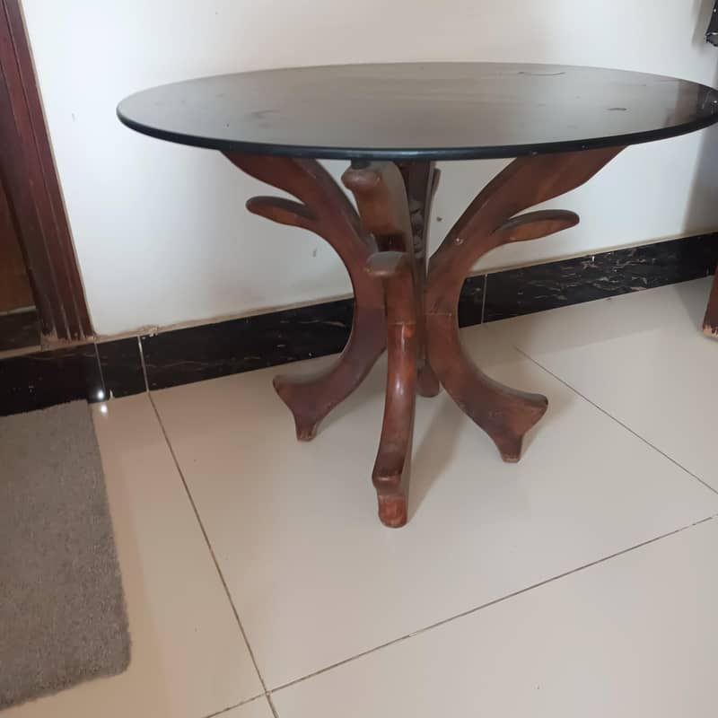 2 coffee tables 0