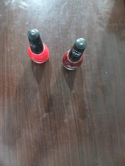 Medora Nail polish