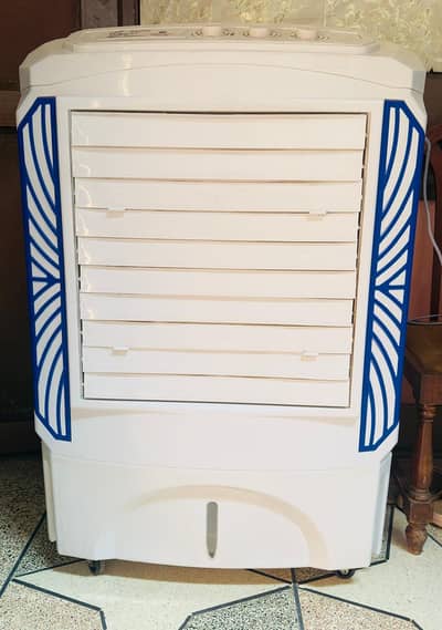 Air cooler with 4 ice bottles