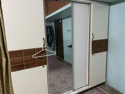 wordrobe for sell 4 doors