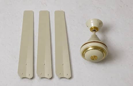 Indus ceiling fan for sale (non inverter) no AC DC