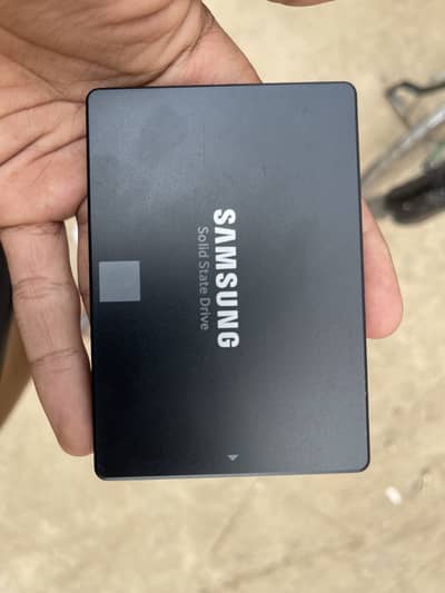 Samsung 860 EVO 500GB SSD SATA 2.5" – Excellent Condition