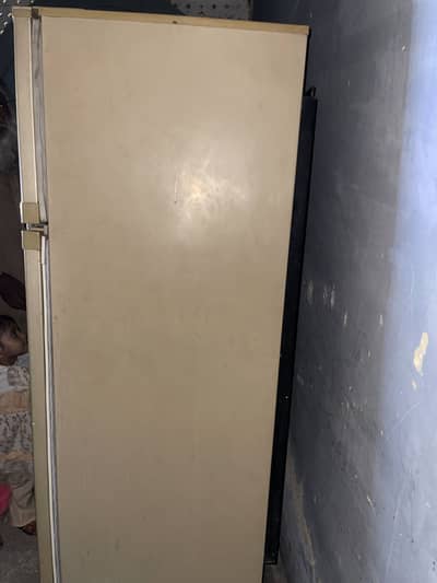 Pel ki fridge hai use