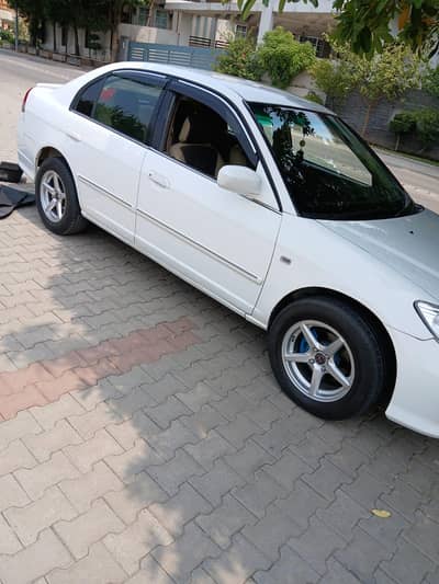 Honda Civic Oriel 2004