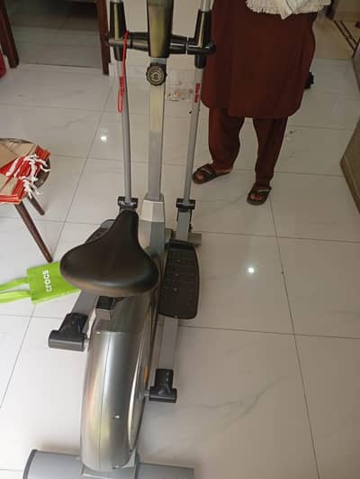 2-in-1 Elliptical Cross Trainer aur Exercise Cycle