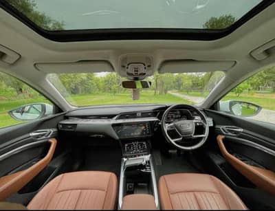 Audi E Tron premium